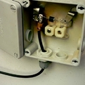 Abgebrannte - defekte Anschlussdose am PV-Modul Isofoton I 110 - das Schadensbild - Diese Dose musste getauscht werden