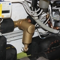 schlammabscheider_spirotech_mb3_in_heizungsanlage_einbauen_Abscheider_fixieren